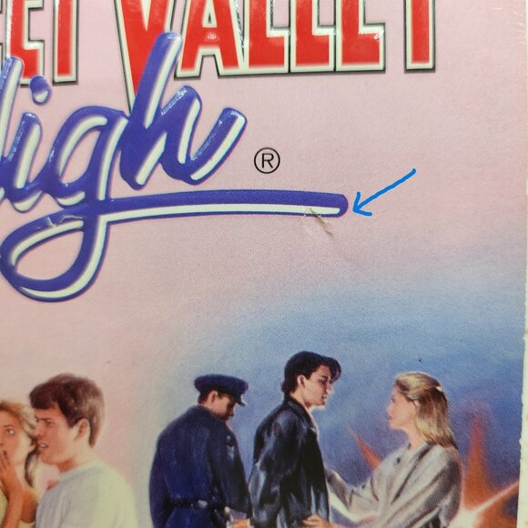 Sweet Valley High #121 The High School War - Picture 6 of 6